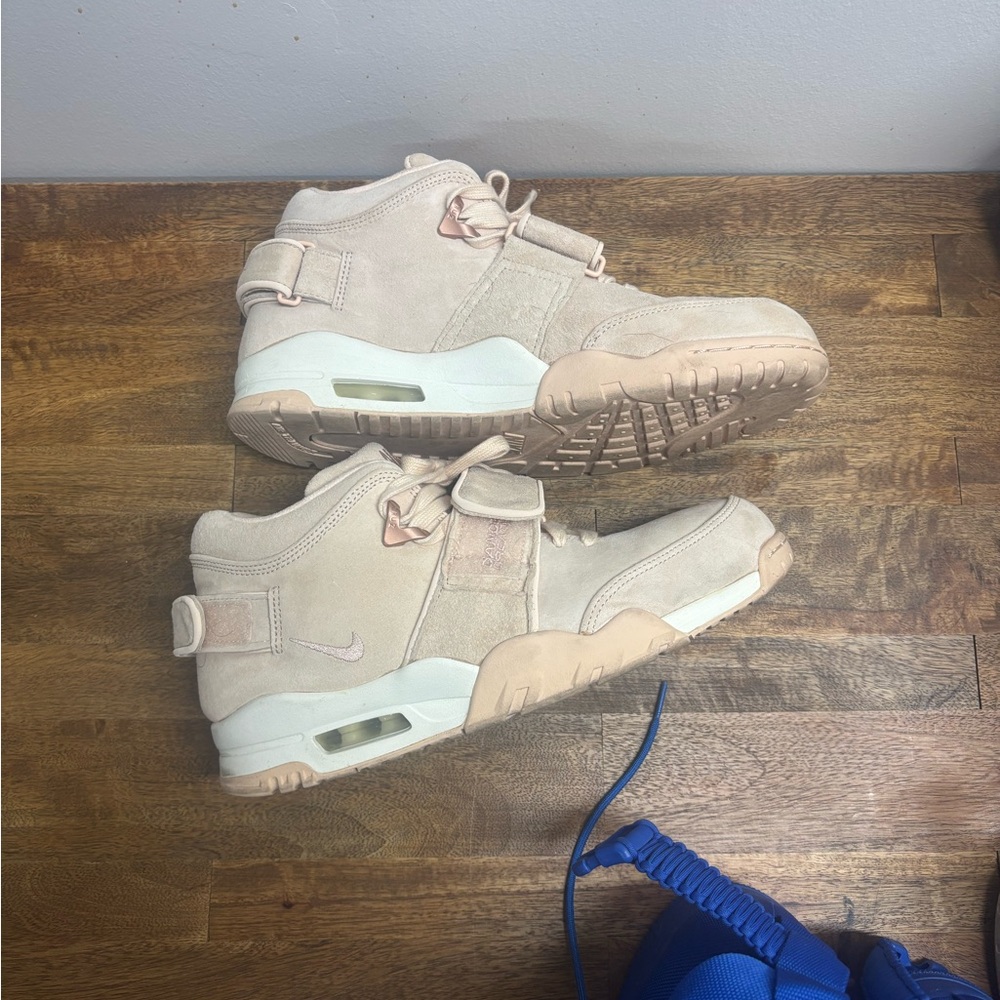 Nike Men’s High-Top Sneakers